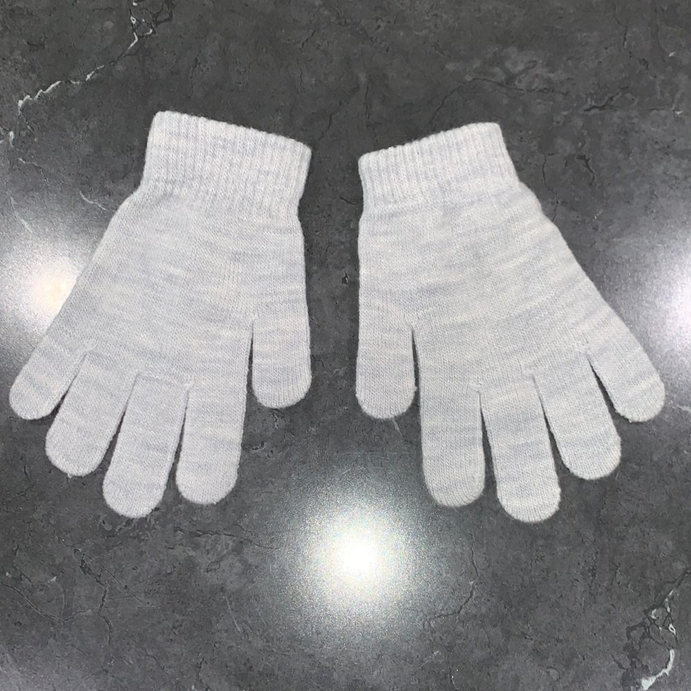 5/$8 or $5 ea Grey Gloves